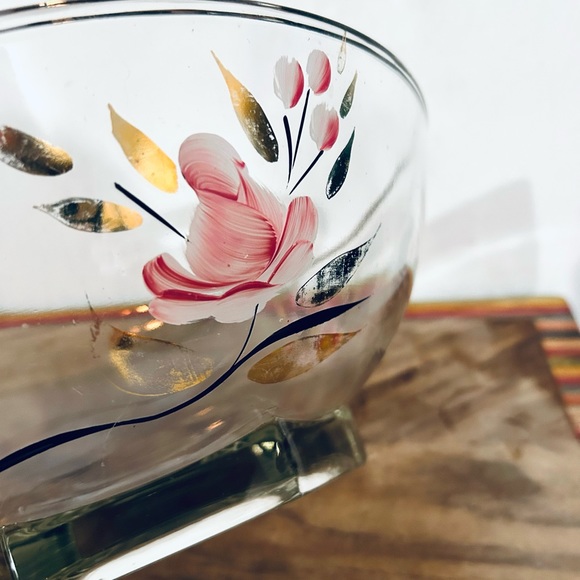 1960's Mid-Century Glass Pink/Gold
Floral Chip & Dip Bowl - Picture 5 of 10